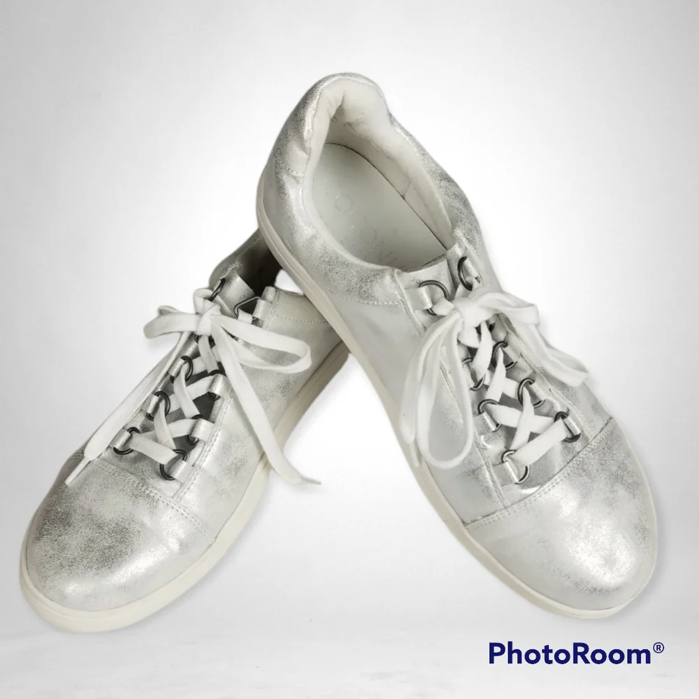 Coconuts by Matisse Casual Silver Sneakers Size 8